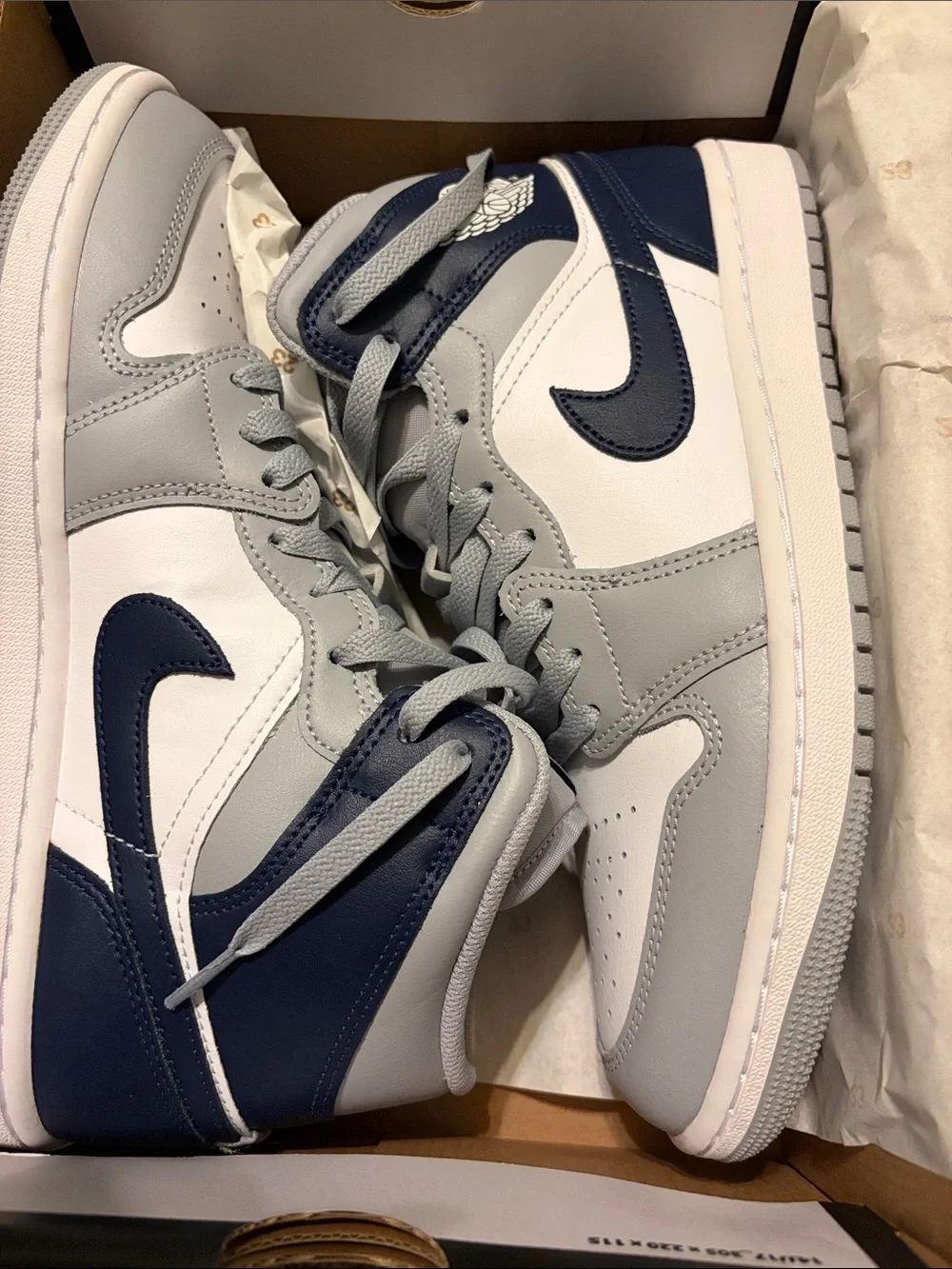 Nike Air Jordan 1 Mid - White/Gray/Navy